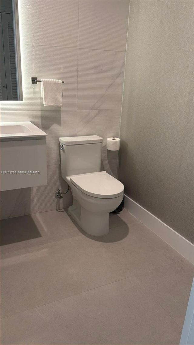 1170 E Hallandale Beach Blvd, Unit 1107, Hallandale Beach, FL 33009 Photo