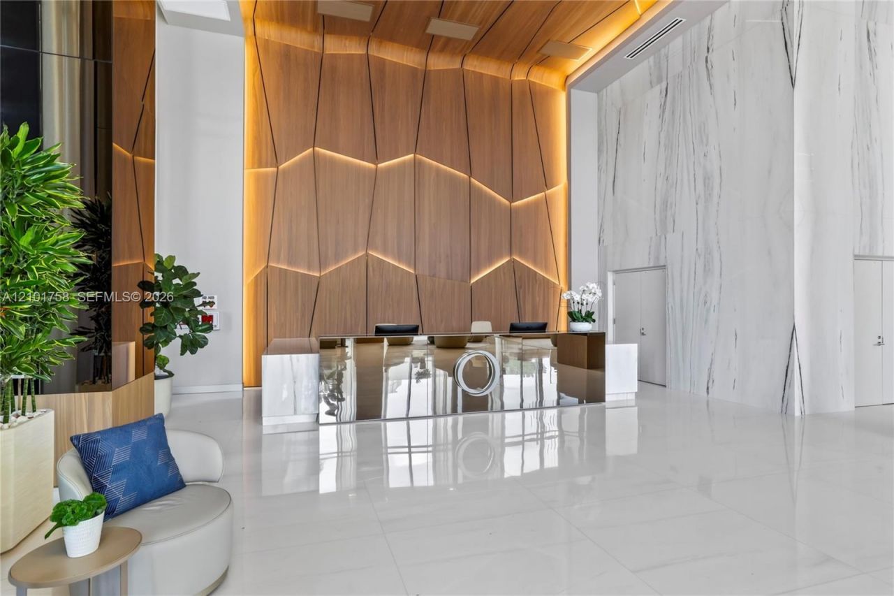 1170 E Hallandale Beach Blvd, Unit 1107, Hallandale Beach, FL 33009 Photo