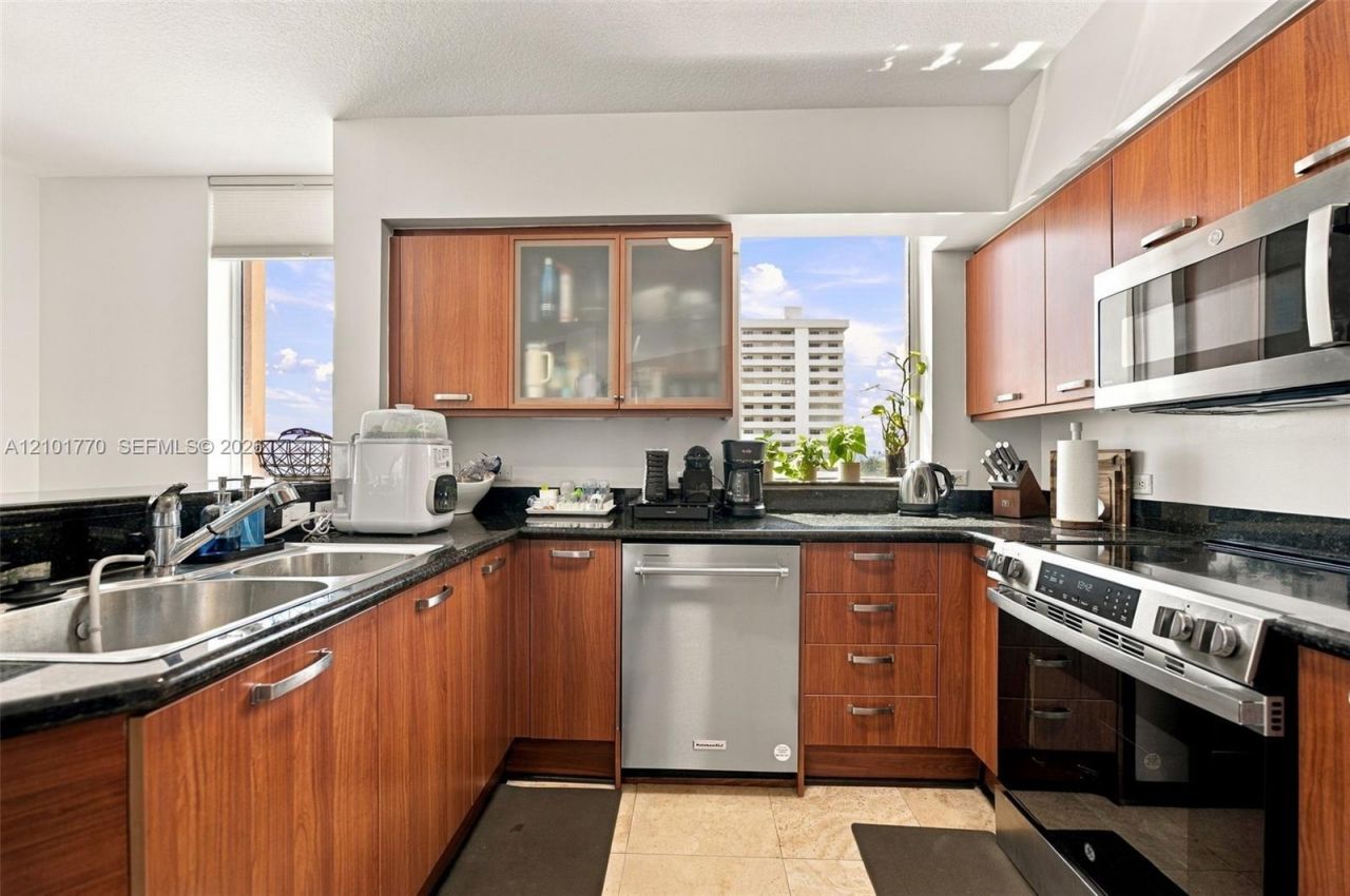 2001 Ocean Blvd, Unit 701, Fort Lauderdale, FL 33305 Photo