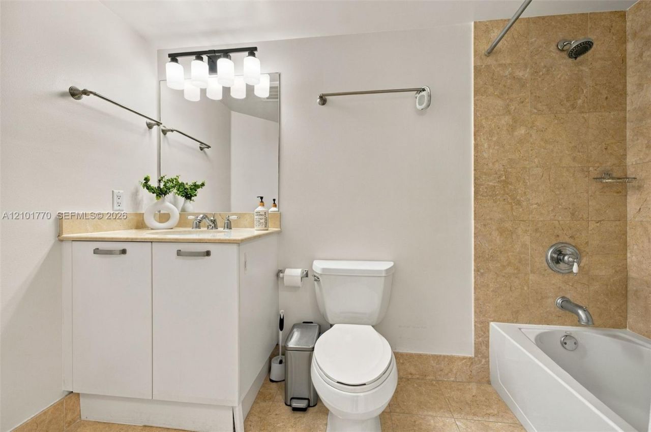 2001 Ocean Blvd, Unit 701, Fort Lauderdale, FL 33305 Photo