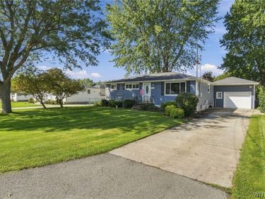 242 Seneca Place, Lancaster, NY 14086