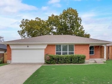 2643 San Medina Avenue, Dallas, TX 75228