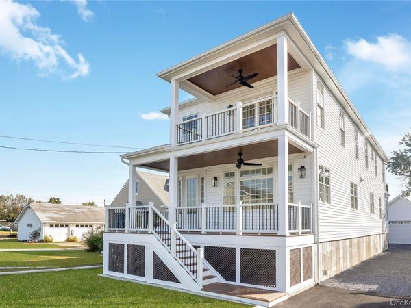 11 Riverdale Avenue , Massapequa, NY 11758