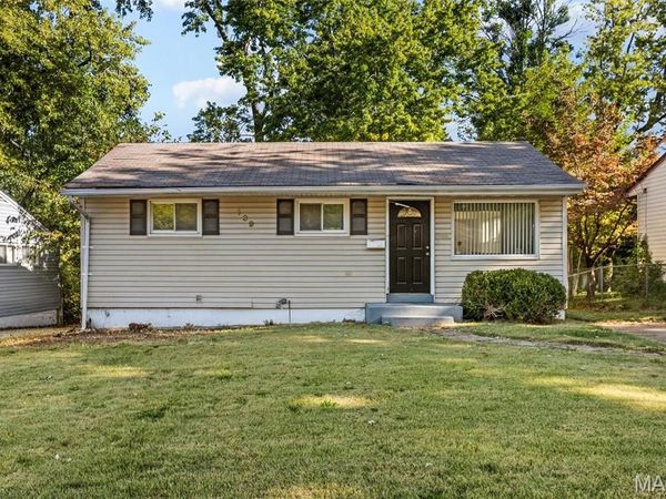 139 Grampian Road , St Louis, MO 63137