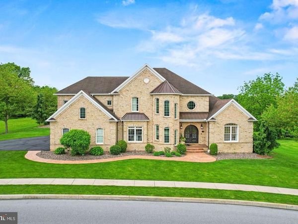 740 HAMPTON COURT , HARRISBURG, PA 17112