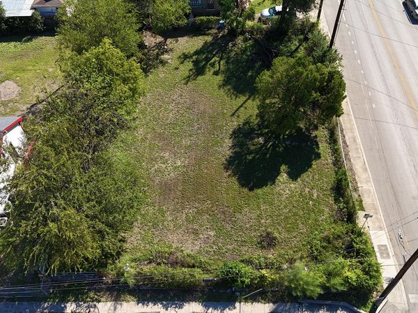 1753 W Poplar, San Antonio, TX 78207