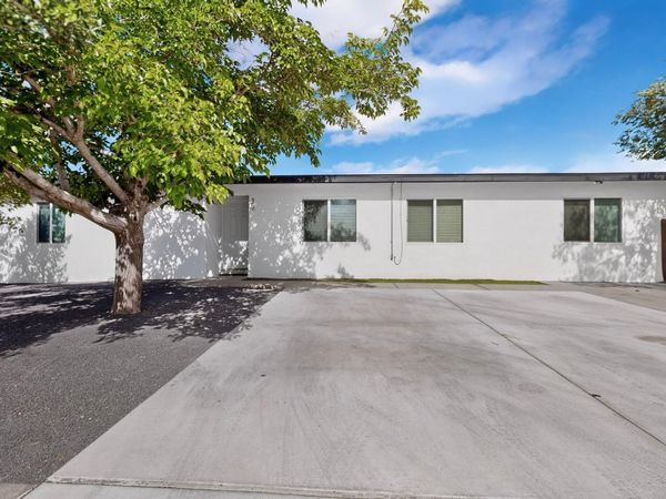 900 57th Street NW, Albuquerque, NM 87105