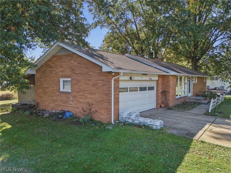 7660 Brookview Street, Louisville, OH 44641 Photo 3