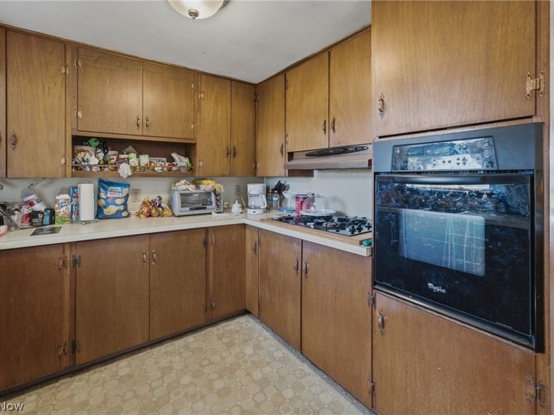 7660 Brookview Street, Louisville, OH 44641 Photo 34