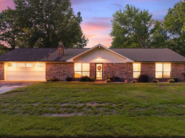 9 Pebble Brook, Conway, AR 72034