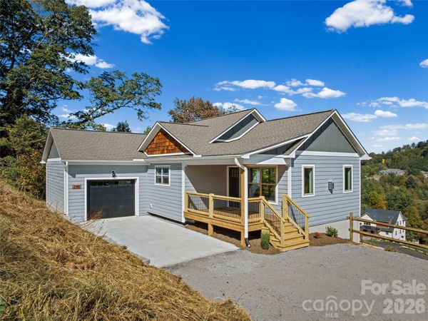 210 Aster Ridge Drive, Waynesville, NC 28786