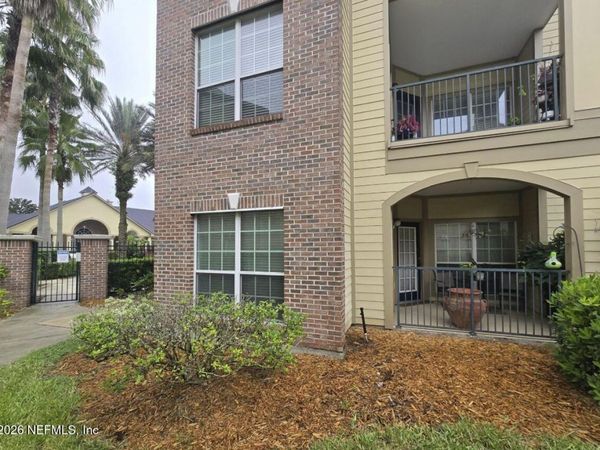 7800 POINT MEADOWS Drive, Unit 1017, Jacksonville, FL 32256