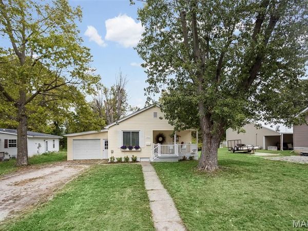 905 Sarah Street , Jerseyville, IL 62052