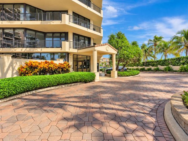 570 Ocean Drive, Unit 602, Juno Beach, FL 33408