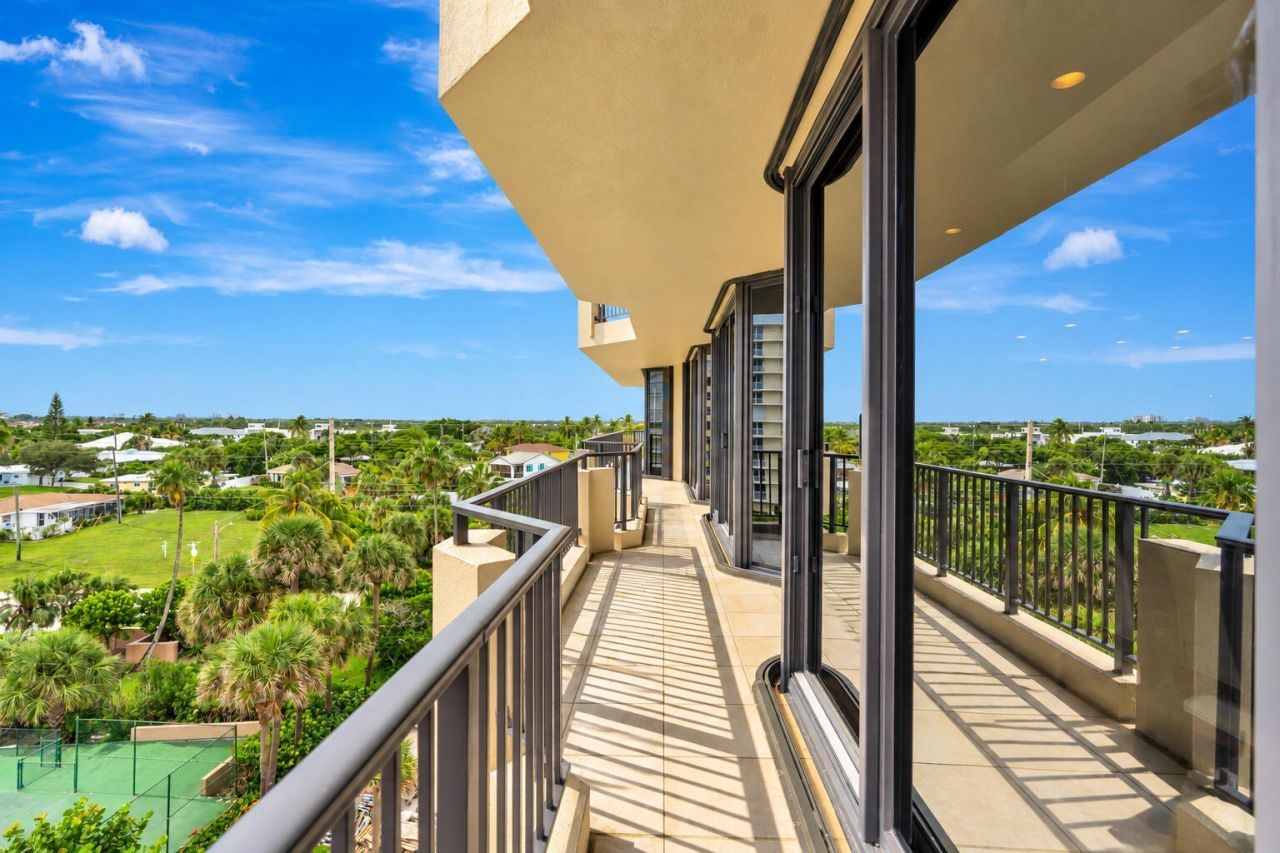 570 Ocean Drive, Unit 602, Juno Beach, FL 33408 Photo