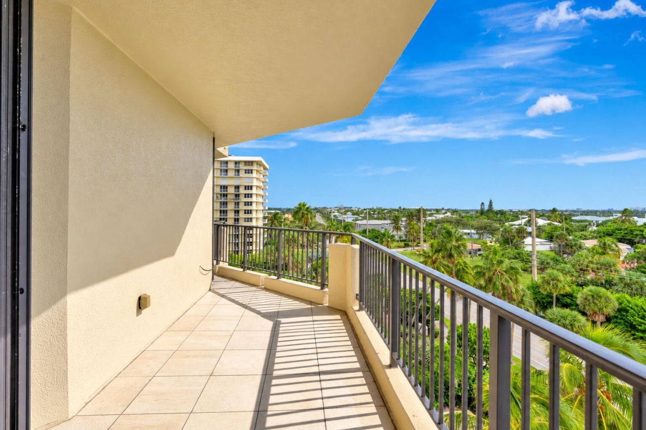 570 Ocean Drive, Unit 602, Juno Beach, FL 33408 Photo