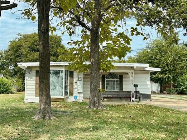 1819 E May Street , Sherman, TX 75090