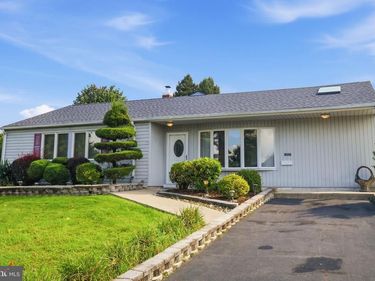 1021 W PINE STREET, FEASTERVILLE TREVOSE, PA 19053
