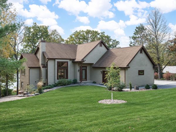 W10725 Wildwood Way, Poynette, WI 53955