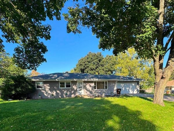 3040 Dallas Road, ROCKFORD, IL 61109