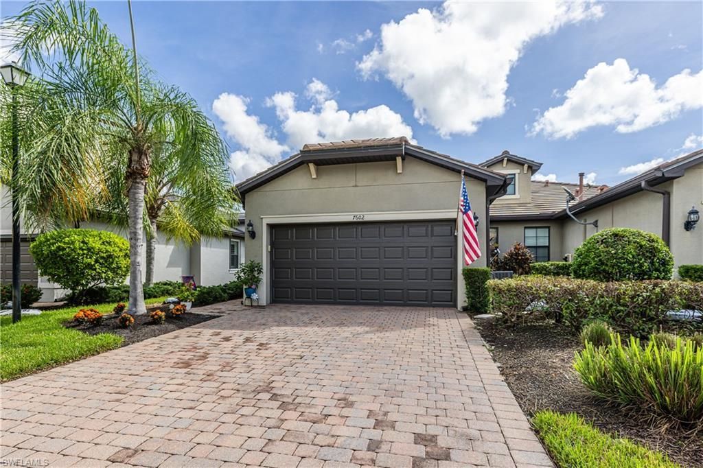 7602 Jacaranda Ln, Naples, FL 34114 Photo
