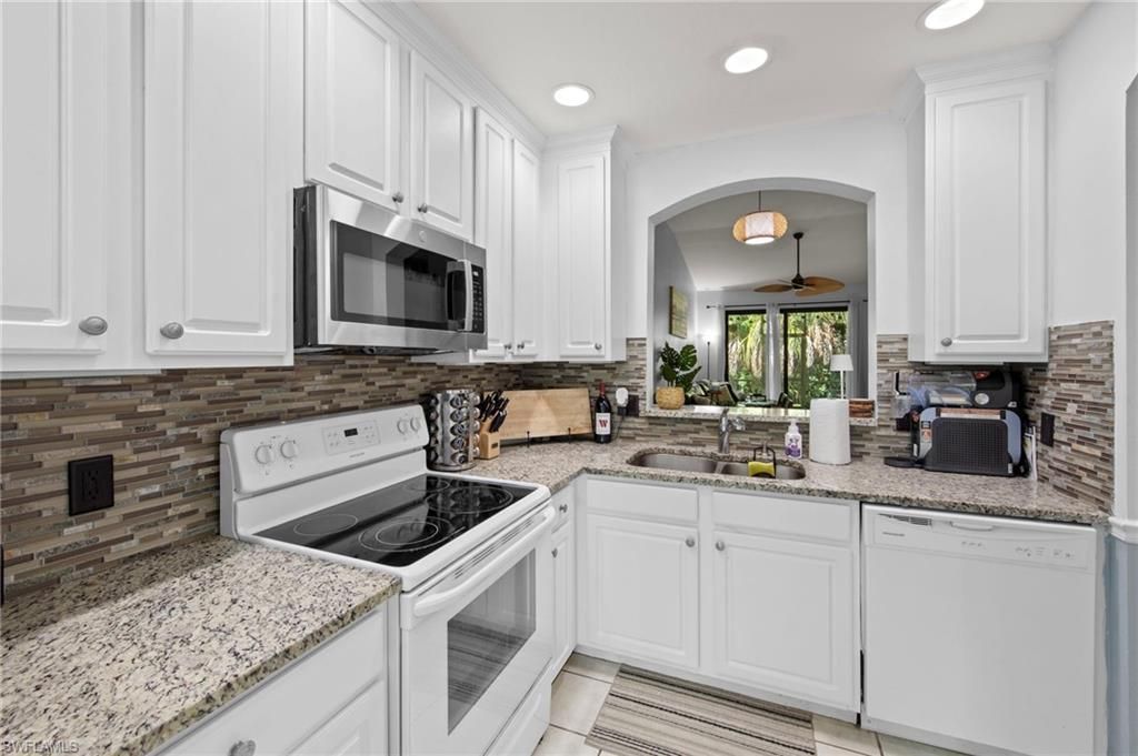 7715 Woodbrook Cir , Unit 3402, Naples, FL 34104 Photo