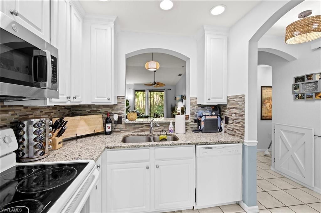 7715 Woodbrook Cir , Unit 3402, Naples, FL 34104 Photo
