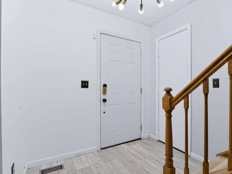 1348 Haybrook Drive, Columbus, OH 43230 Photo 4