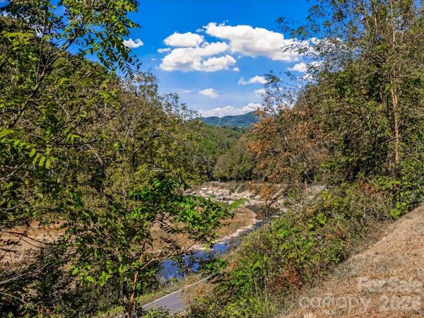10730 US 19W Highway , Burnsville, NC 28714