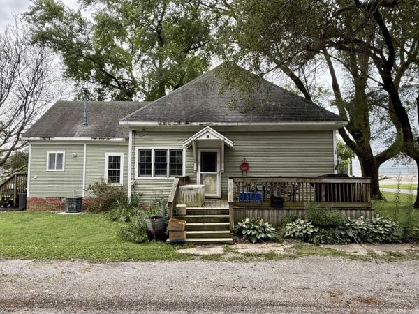 303 N Hopkins Street, Newman, IL 61942