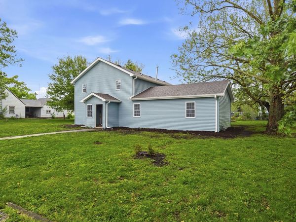 305 Parkway Court , Gridley, IL 61744