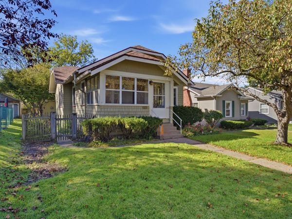 2910 Arlington Avenue , Davenport, IA 52803