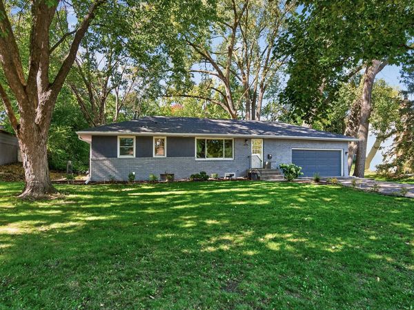 2731 Lee Avenue N, Golden Valley, MN 55422
