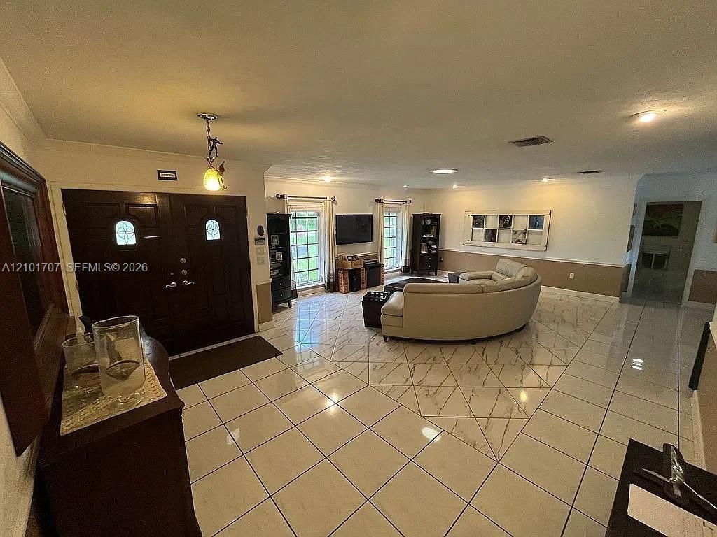 13250 N Calusa Club Dr , Miami, FL 33186 Photo