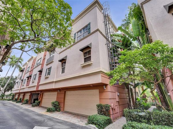 1033 NE 17th Way, Unit 1301, Fort Lauderdale, FL 33304