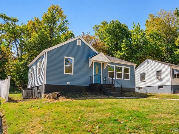 7948 Monroe Drive , Hanley Hills, MO 63133