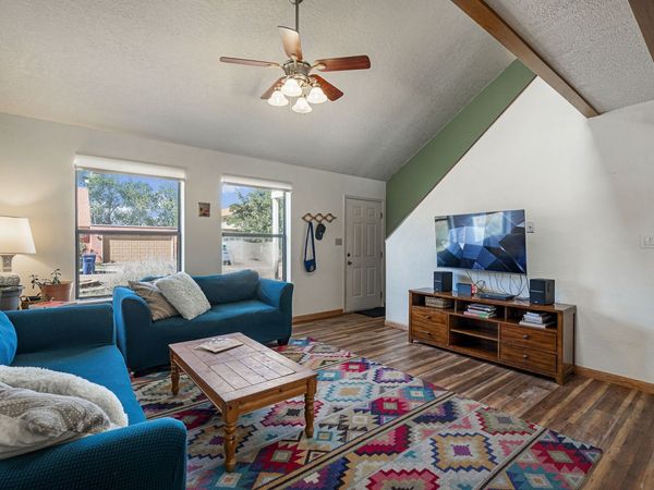 1061 Willow Way , Santa Fe, NM 87507