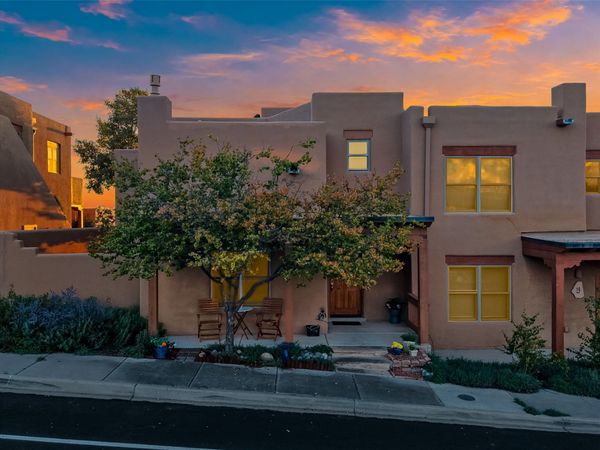 17 Calle Amistosa , Santa Fe, NM 87507