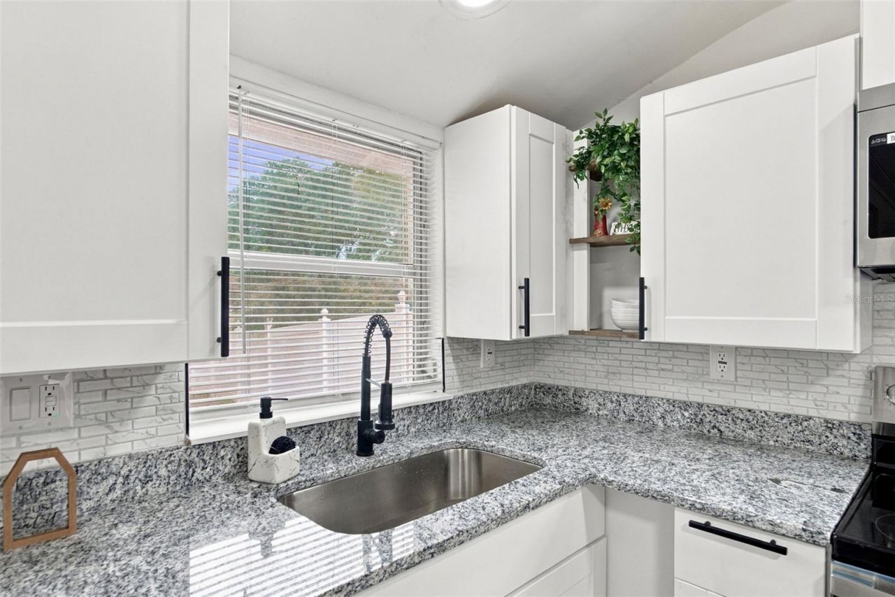 5450 10th Street , Zephyrhills, FL 33542 Photo