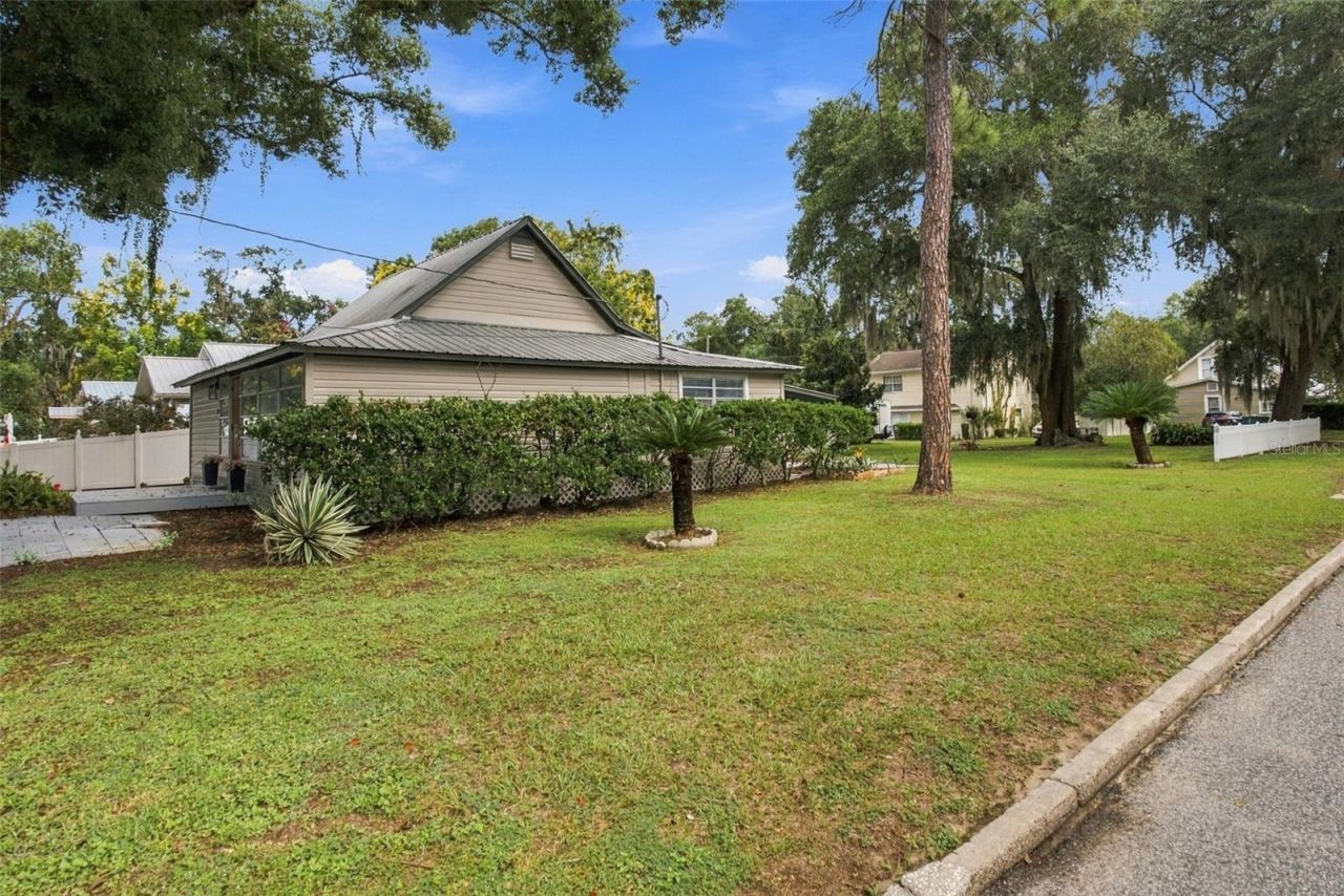 5450 10th Street , Zephyrhills, FL 33542 Photo