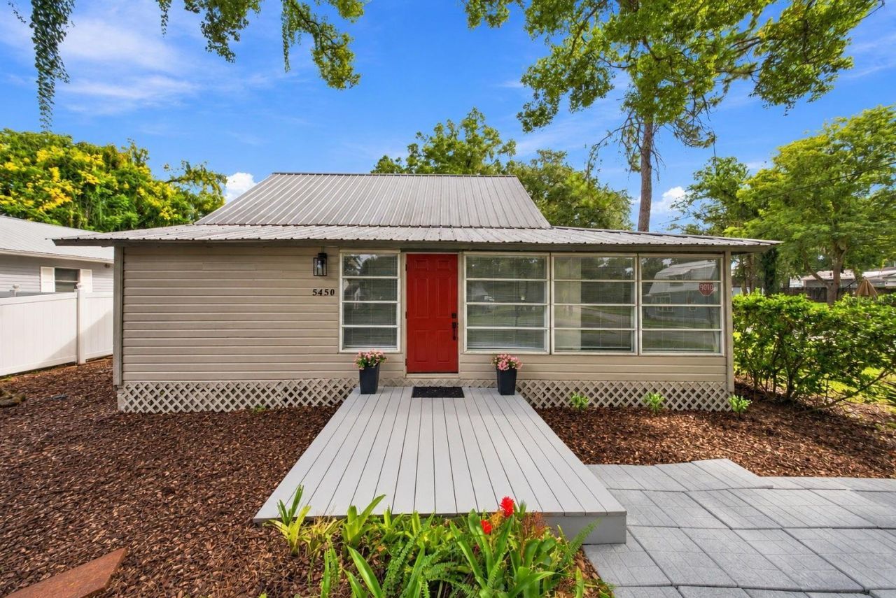 5450 10th Street , Zephyrhills, FL 33542 Photo