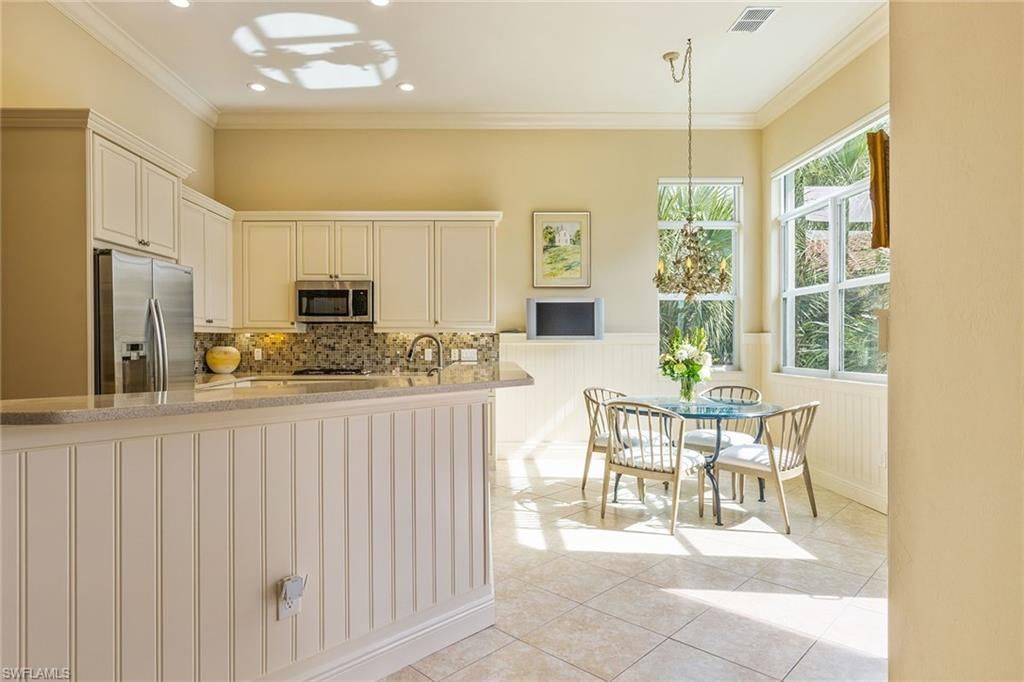 28560 Calabria Ct, Unit 201, Naples, FL 34110 Photo