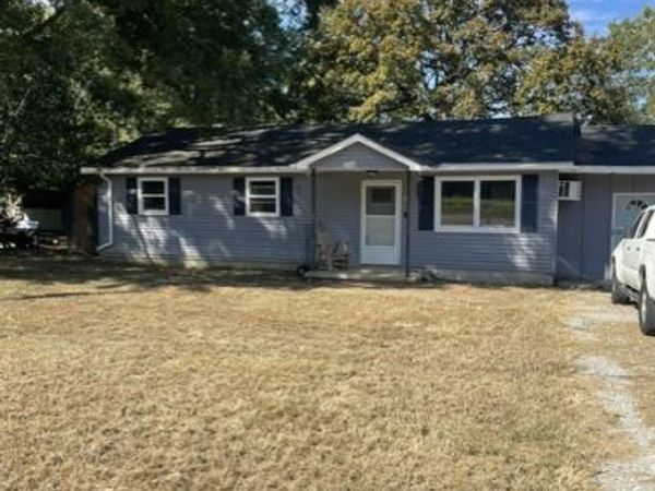 117 Depot St , Summertown, TN 38483