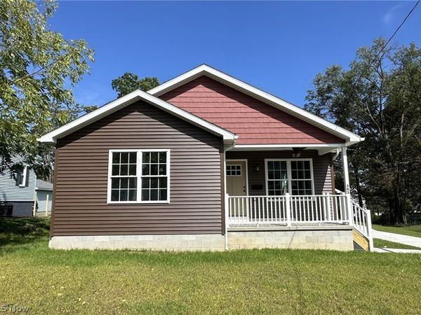 363 Sexton Street , Struthers, OH 44471