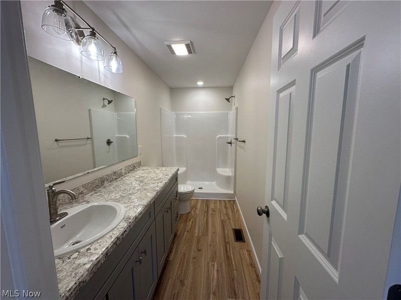 90 Center Street, Struthers, OH 44471 Photo 10