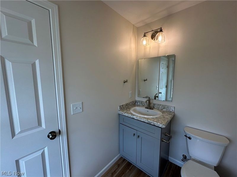90 Center Street, Struthers, OH 44471 Photo 11