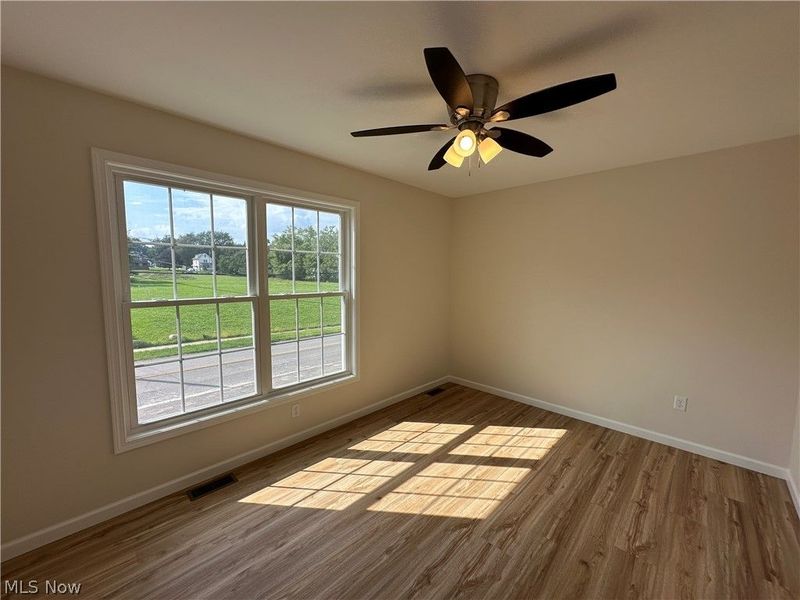 90 Center Street, Struthers, OH 44471 Photo 13