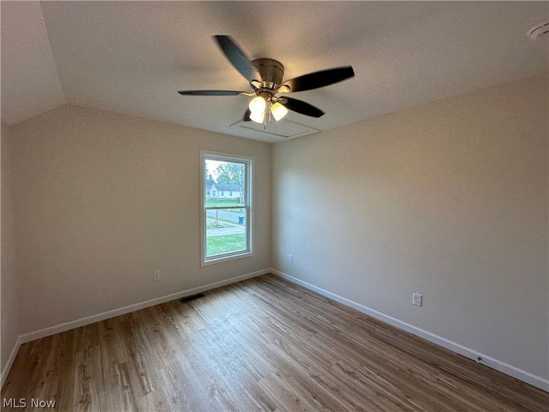 90 Center Street, Struthers, OH 44471 Photo 16
