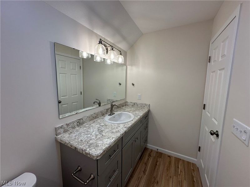 90 Center Street, Struthers, OH 44471 Photo 18