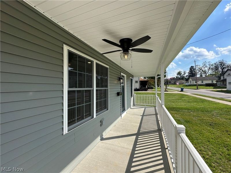 90 Center Street, Struthers, OH 44471 Photo 4